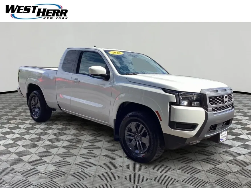 2025 Nissan Frontier SV photo 1