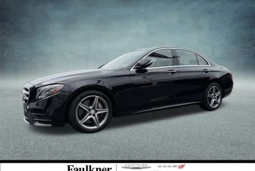 2017 Mercedes Benz E 300 4MATIC Sedan photo 1
