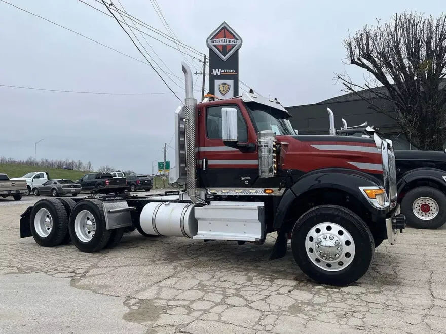 2023 International HX520 HX photo 1