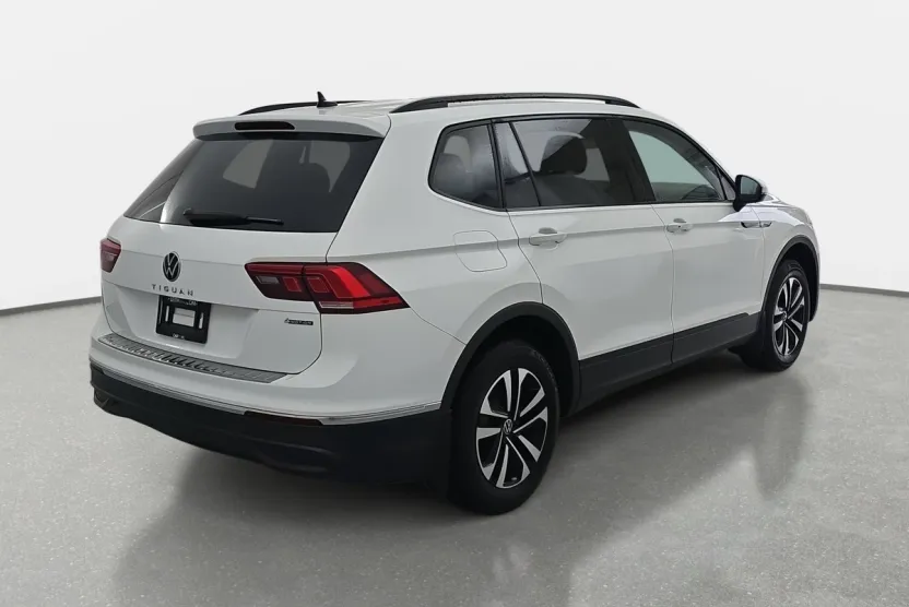 2024 Volkswagen Tiguan S photo 1