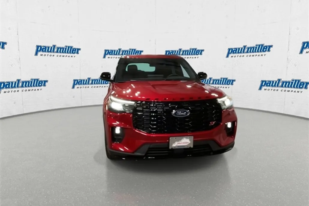2025 Ford Explorer ST photo 1