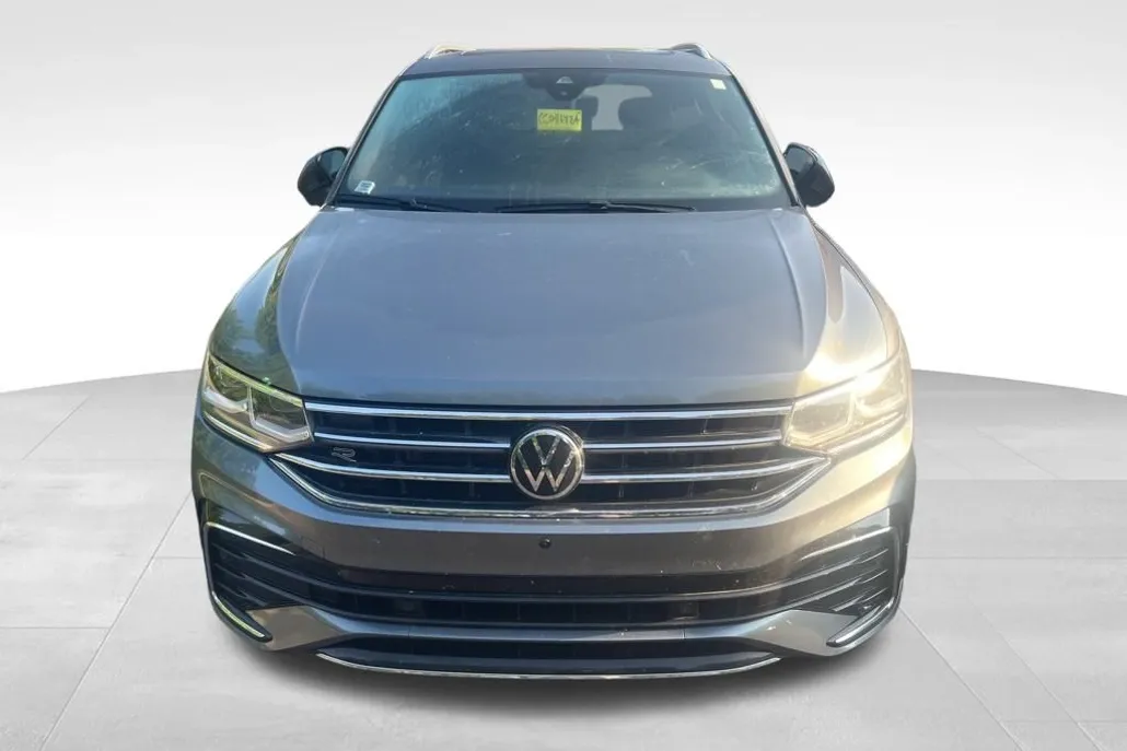 2022 Volkswagen Tiguan SEL Premium R-Line photo 1