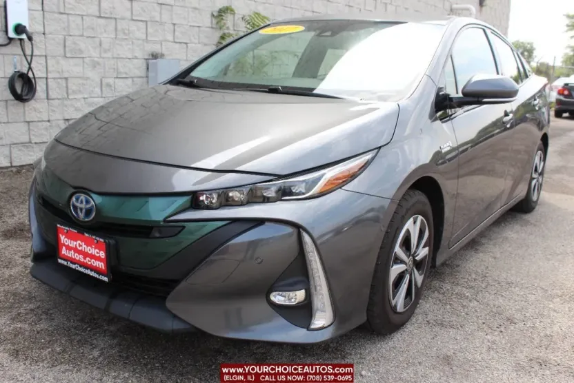2017 Toyota Prius Prime Premium photo 1