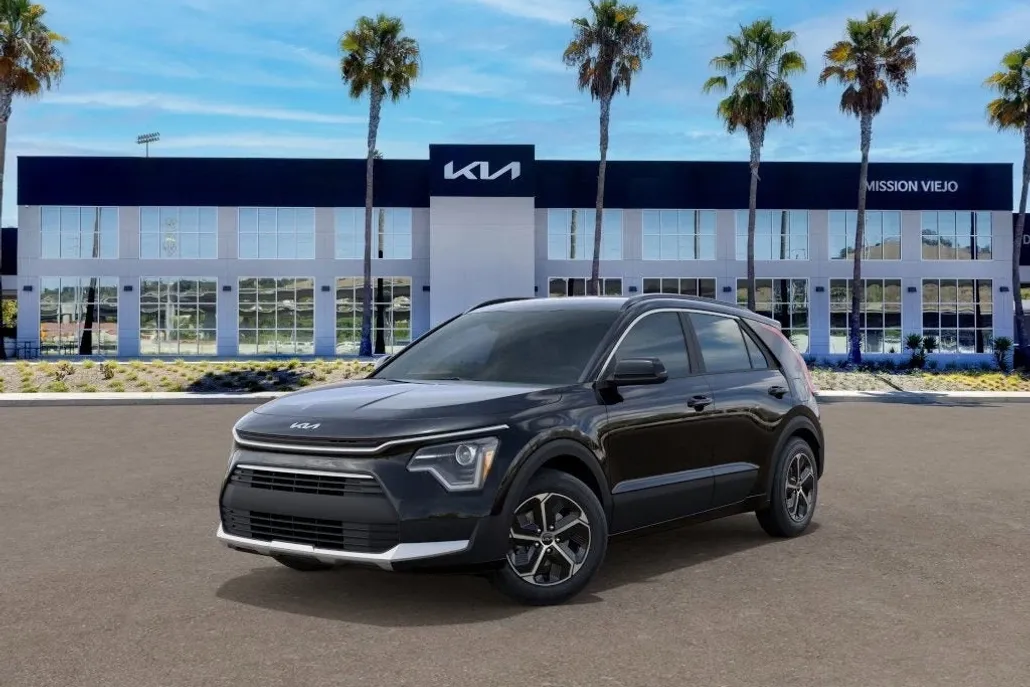 2025 Kia Niro LX photo 1