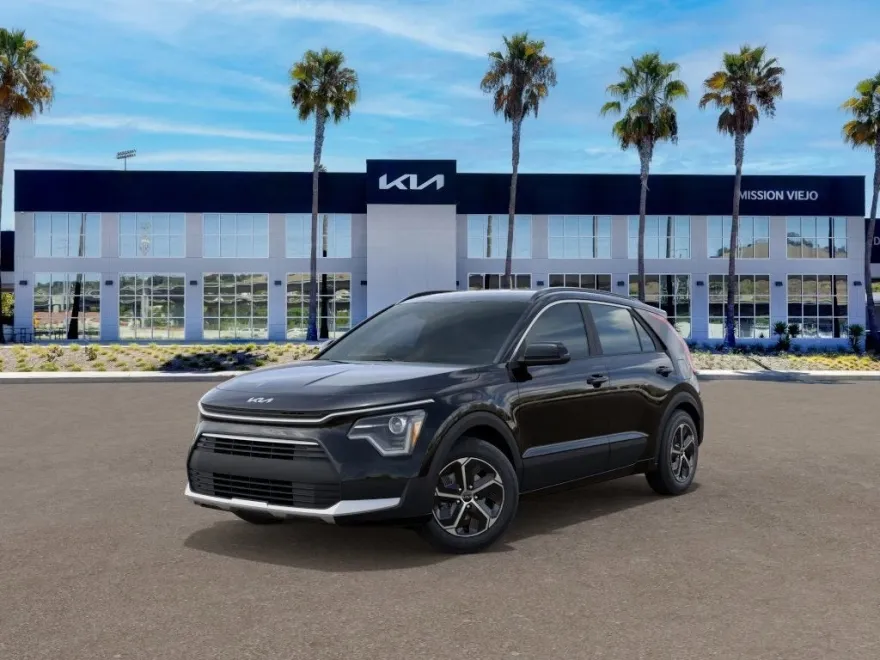 2025 Kia Niro LX photo 1