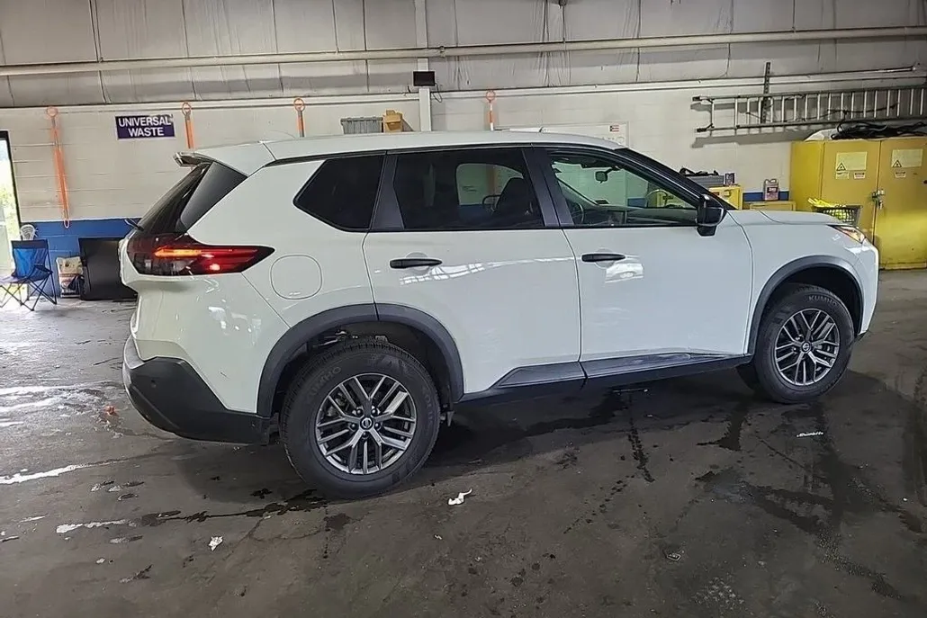 2021 Nissan Rogue S photo 1