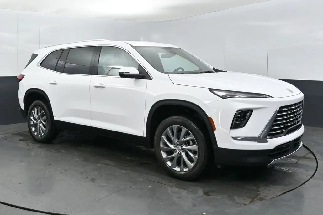 2025 Buick Enclave Preferred photo 1
