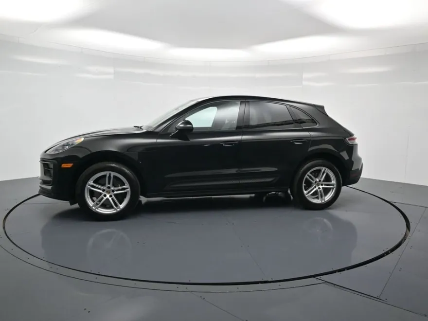 2022 Porsche Macan photo 1