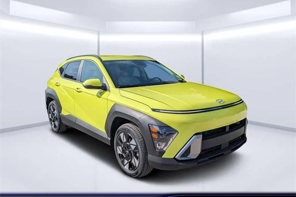 2025 Hyundai Kona SEL photo 1