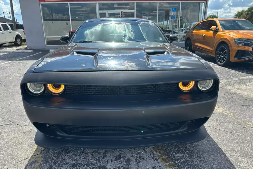 2017 Dodge Challenger SXT Plus photo 1