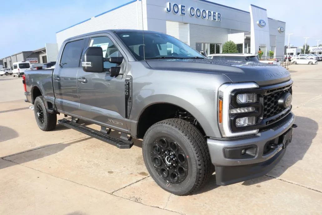 2025 Ford F-250 Lariat photo 1