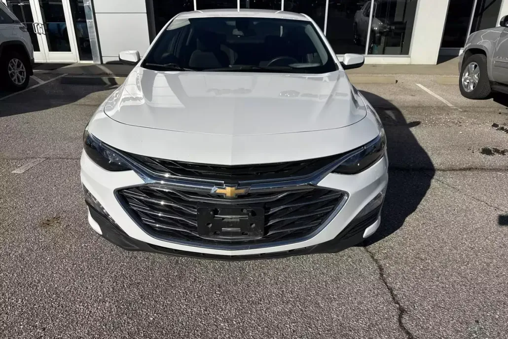 2021 Chevrolet Malibu photo 1