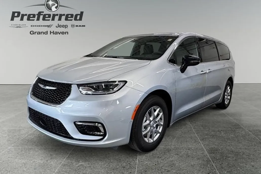 2026 Chrysler Pacifica photo 1