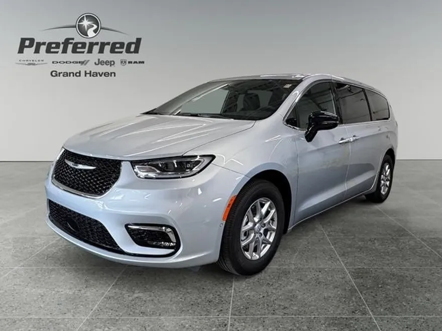 2026 Chrysler Pacifica photo 1