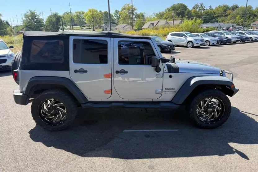 2018 Jeep Wrangler Unlimited Sport photo 1