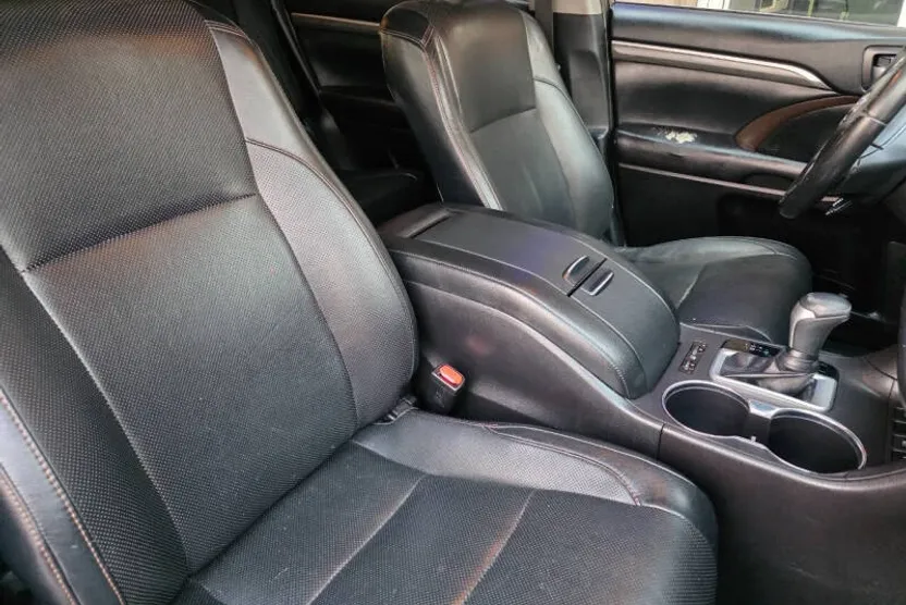 2019 Toyota Highlander Limited photo 1