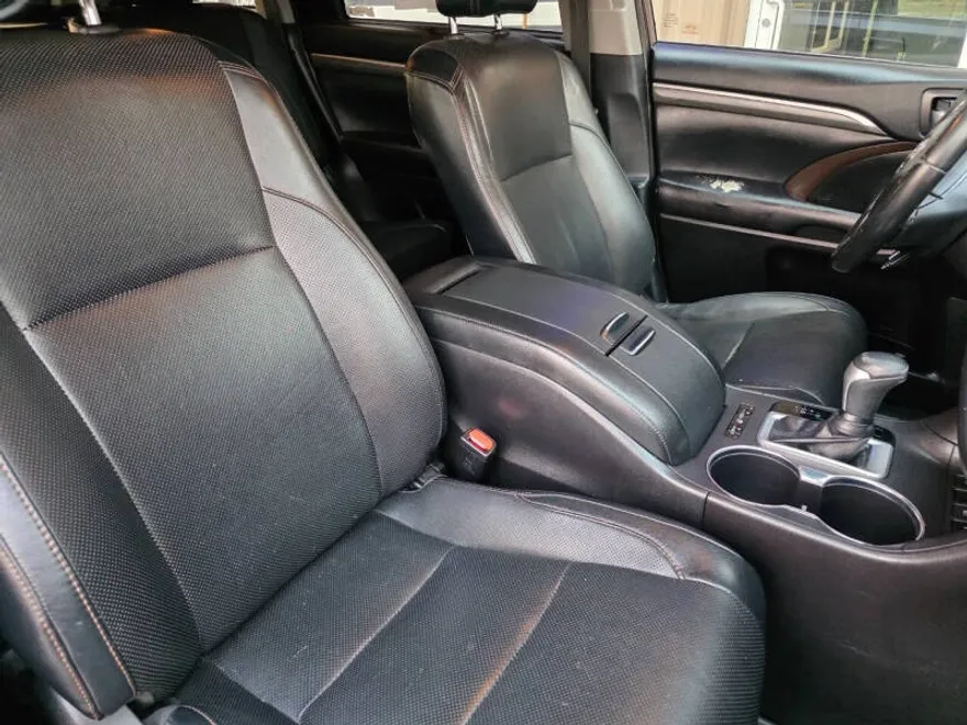 2019 Toyota Highlander Limited photo 1