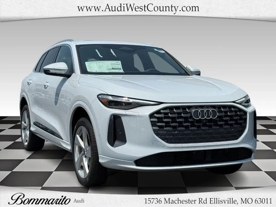 2025 Audi Q5 Premium Plus photo 1