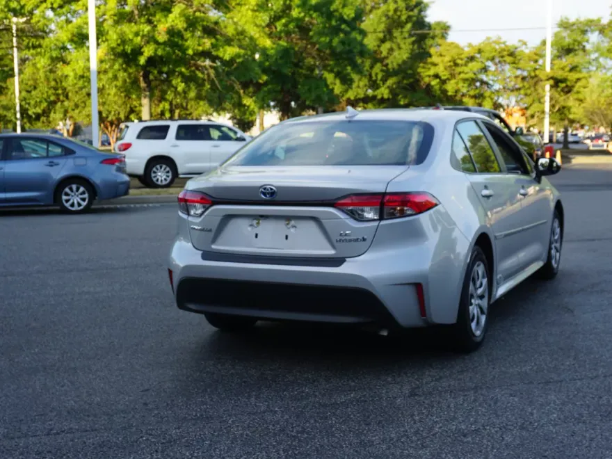 2024 Toyota Corolla Hybrid LE photo 1