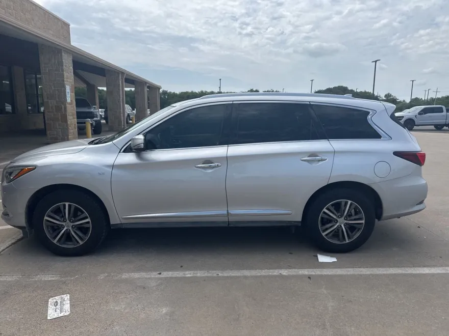 2019 Infiniti QX60 Luxe photo 1
