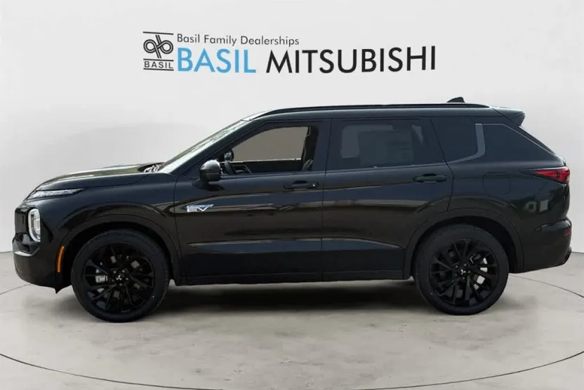 2025 Mitsubishi Outlander PHEV SEL Black Edition photo 1