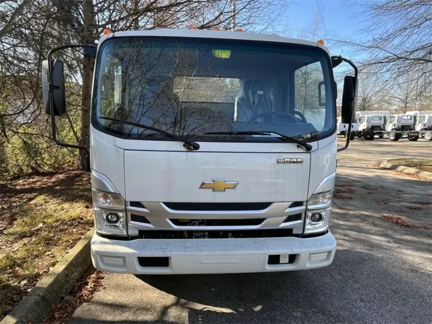 2024 Chevrolet Silverado 4500HD Base photo 1