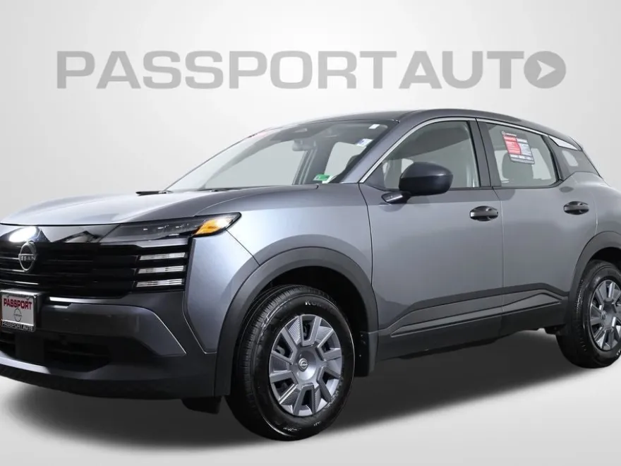 2025 Nissan Kicks S photo 1