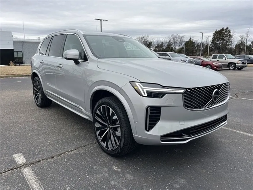 2025 Volvo XC90 T8 Plus photo 1