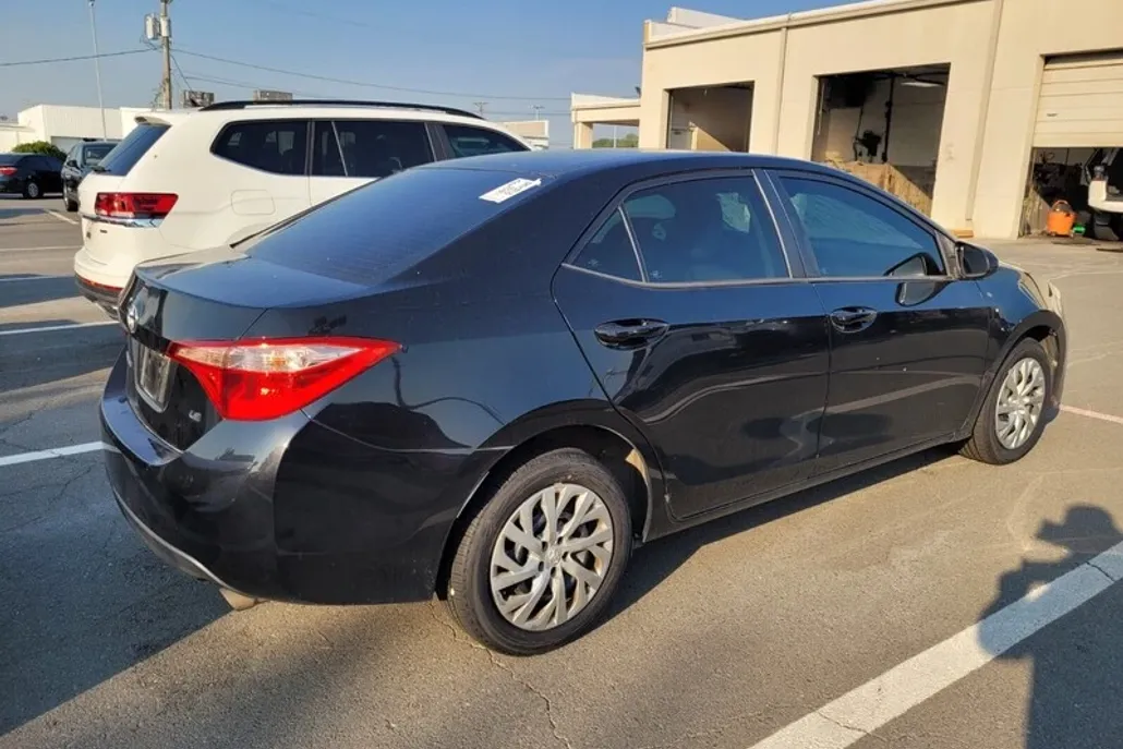 2018 Toyota Corolla L photo 1