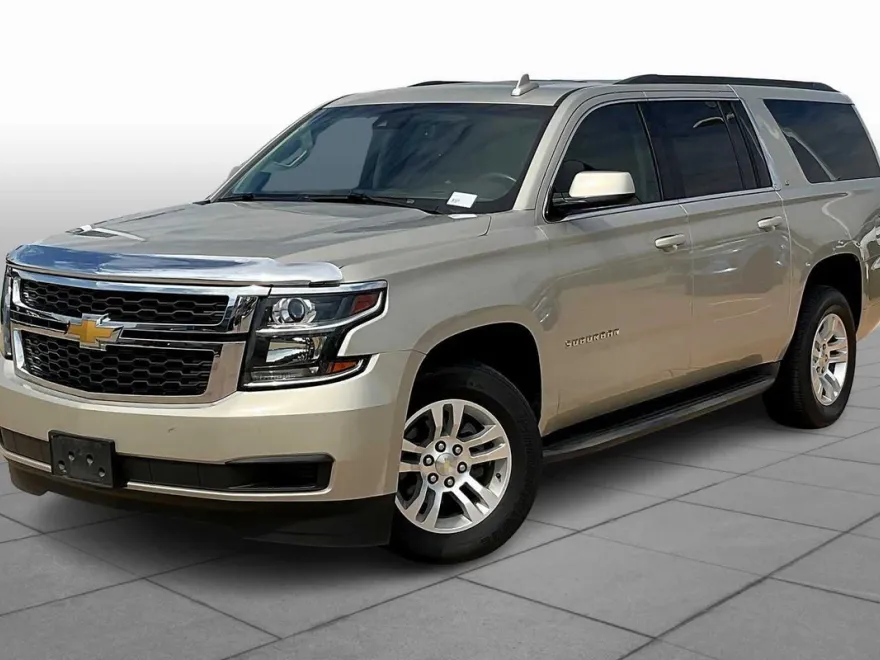 2015 Chevrolet Suburban LT photo 1