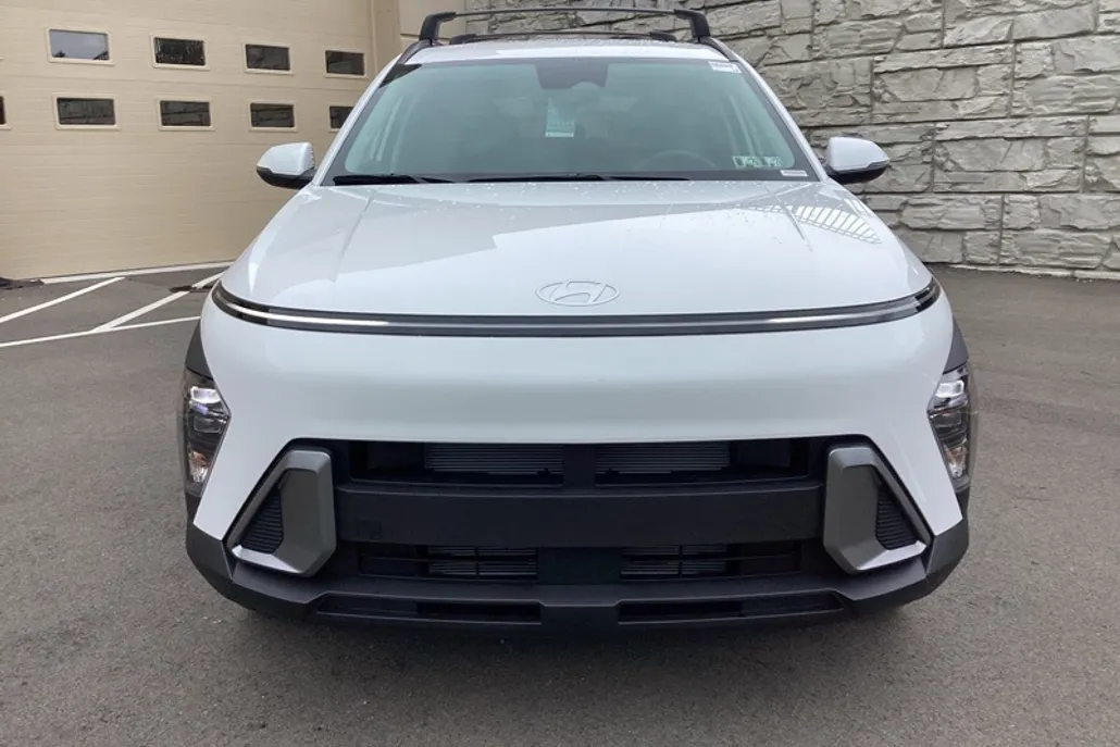 2025 Hyundai Kona SEL photo 1