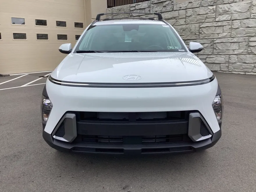 2025 Hyundai Kona SEL photo 1