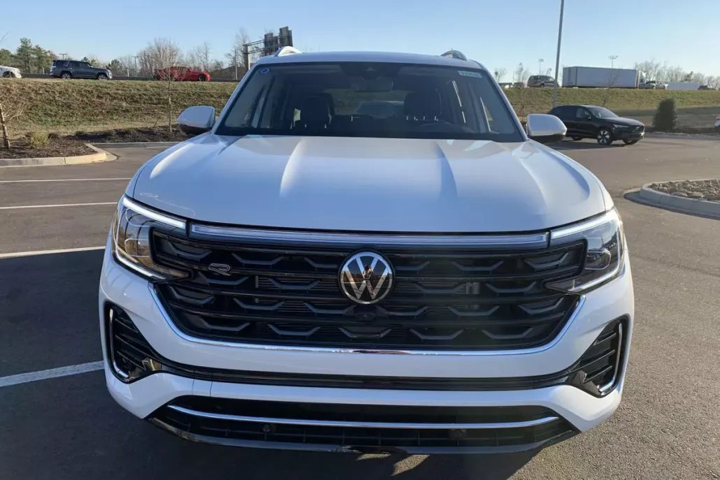 2025 Volkswagen Atlas SEL Premium R-Line photo 1