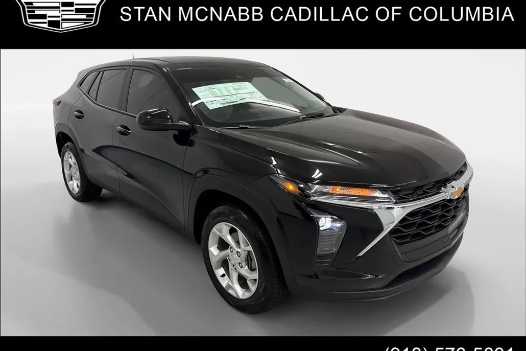 2025 Chevrolet Trax LS photo 1