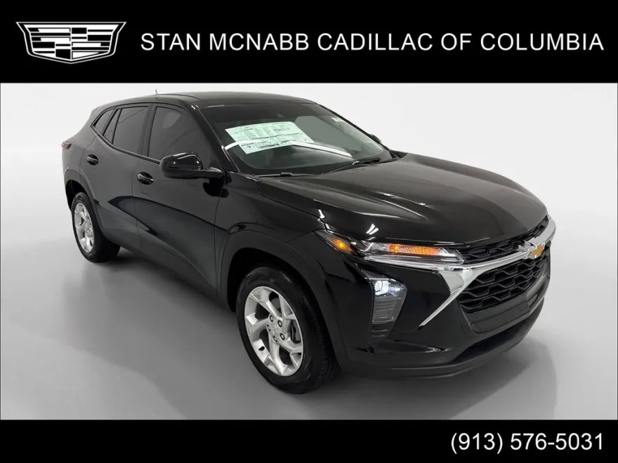 2025 Chevrolet Trax LS photo 1
