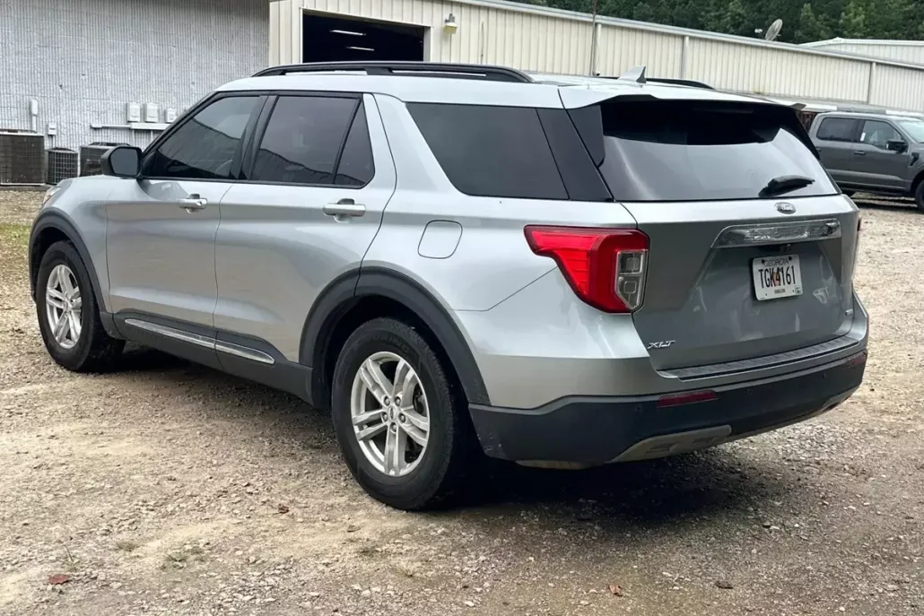 2020 Ford Explorer XLT photo 1