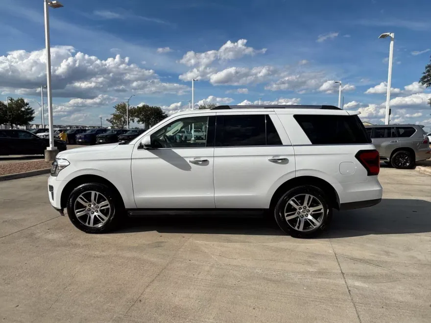 2024 Ford Expedition Limited photo 1