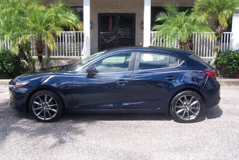 2018 Mazda Mazda3 Touring photo 1