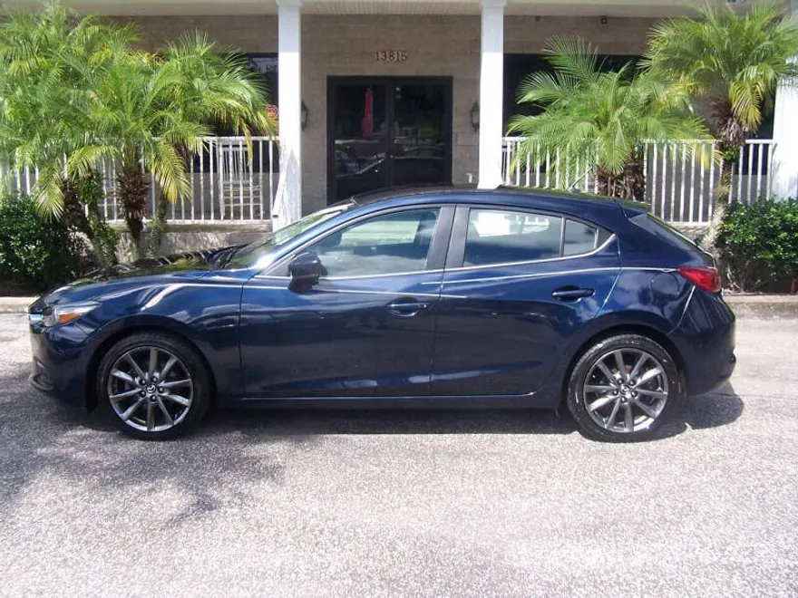 2018 Mazda Mazda3 Touring photo 1