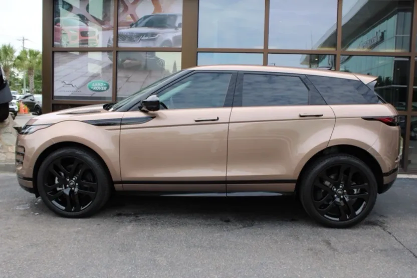 2024 Land Rover Range Rover Evoque Dynamic SE photo 1