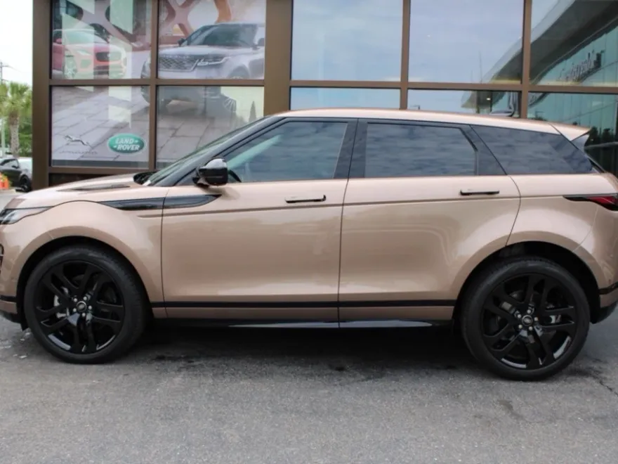 2024 Land Rover Range Rover Evoque Dynamic SE photo 1