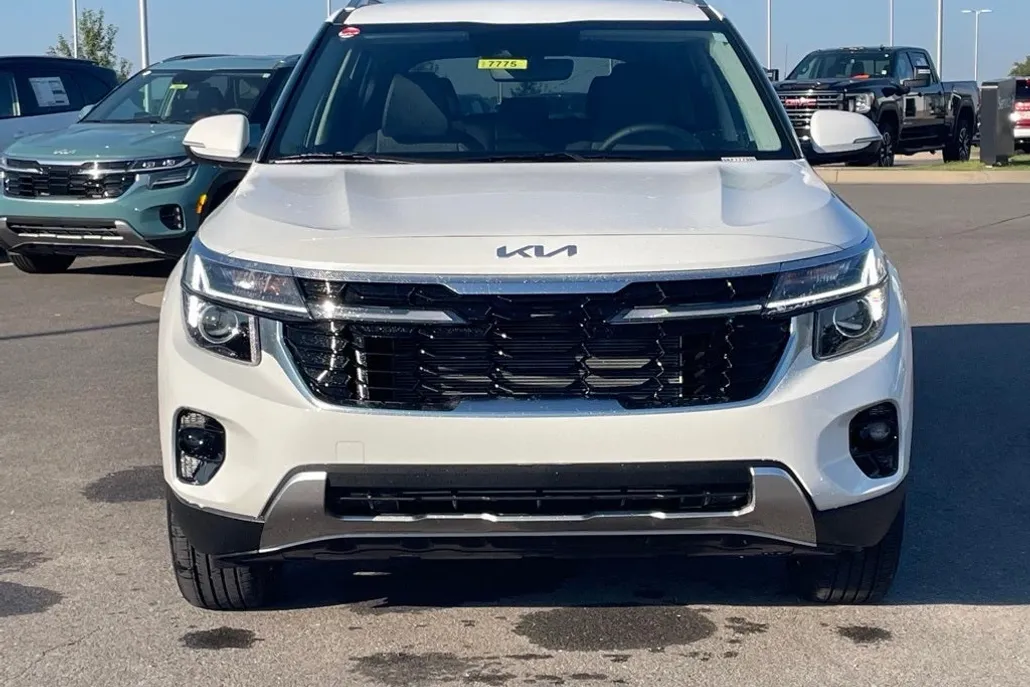 2026 Kia Seltos S photo 1