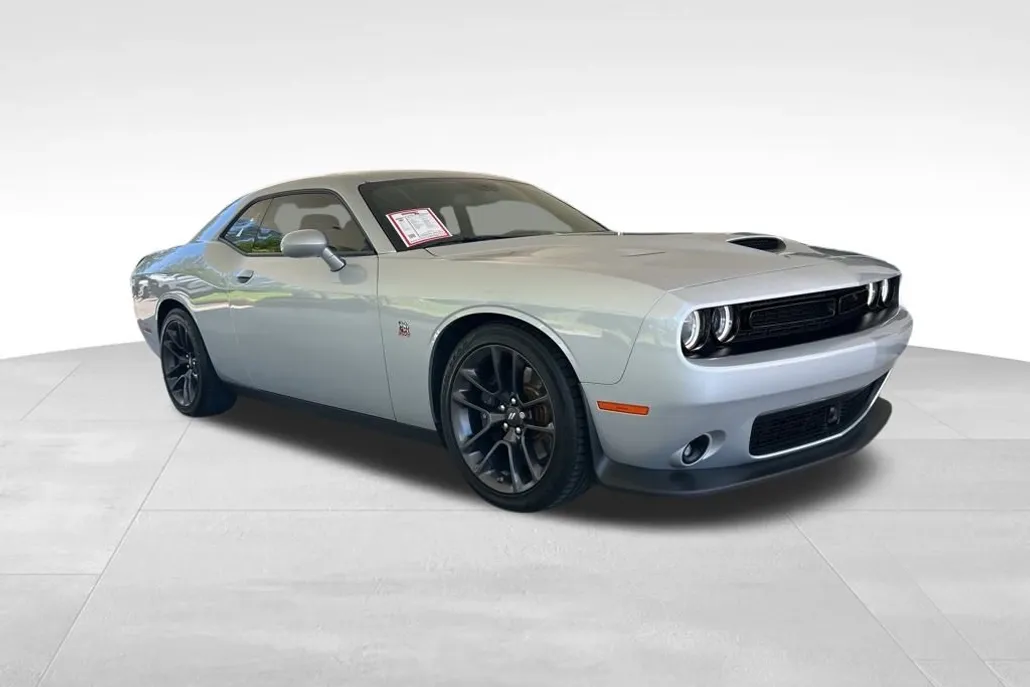 2023 Dodge Challenger R/T Scat Pack photo 1