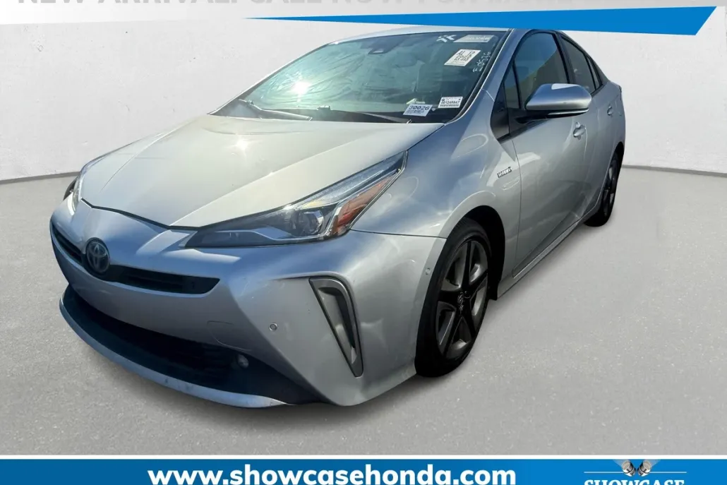 2022 Toyota Prius XLE photo 1