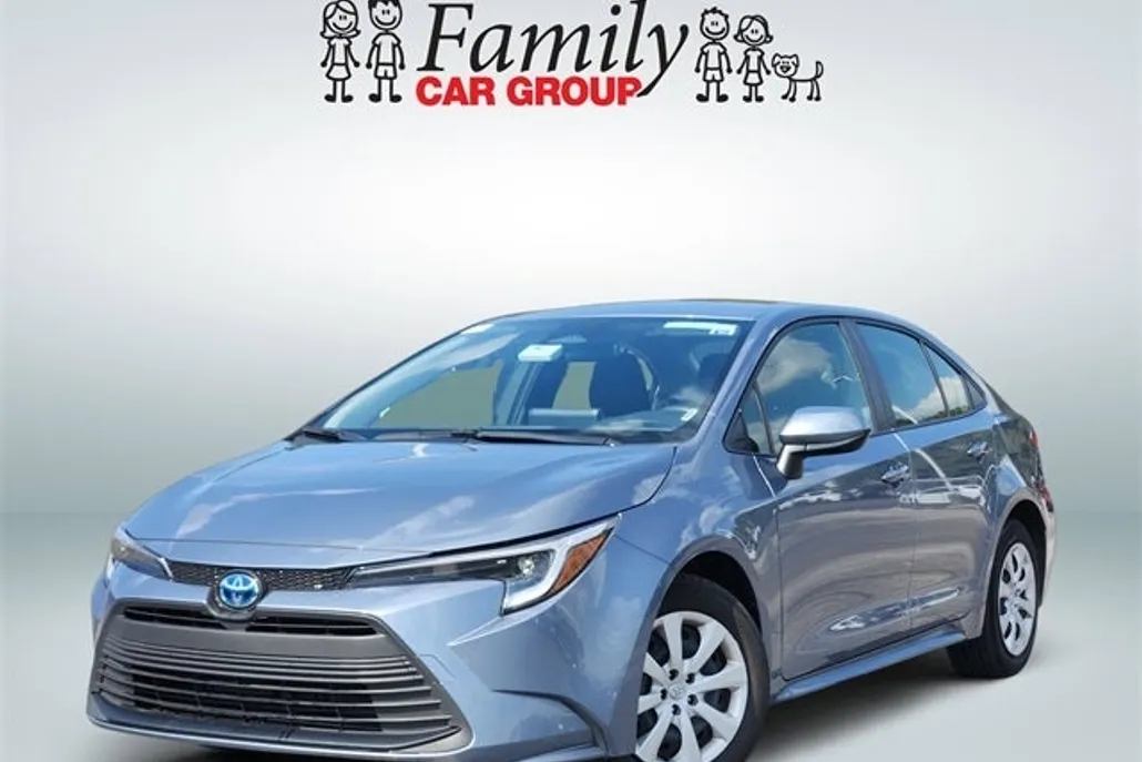 2025 Toyota Corolla Hybrid LE photo 1