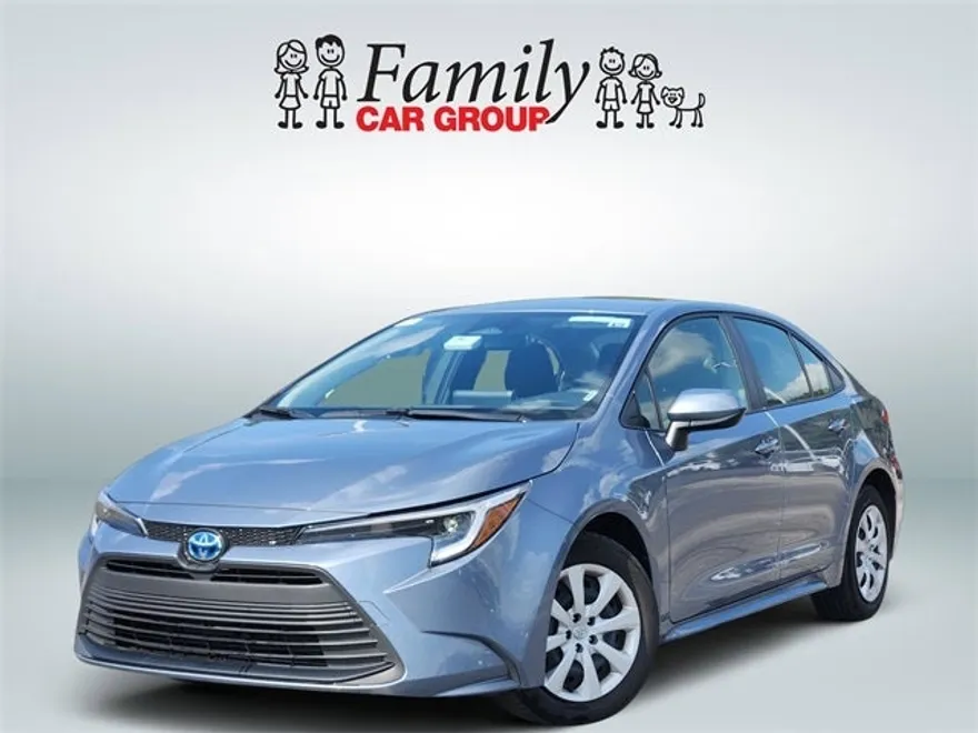 2025 Toyota Corolla Hybrid LE photo 1