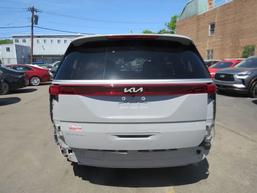 2024 Kia Carnival EX photo 6