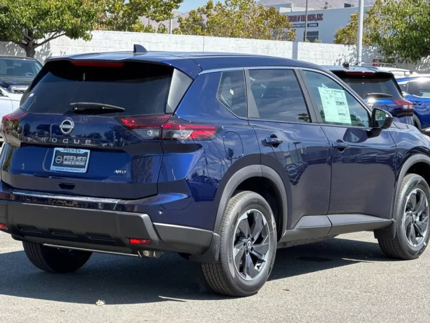 2026 Nissan Rogue SV photo 1