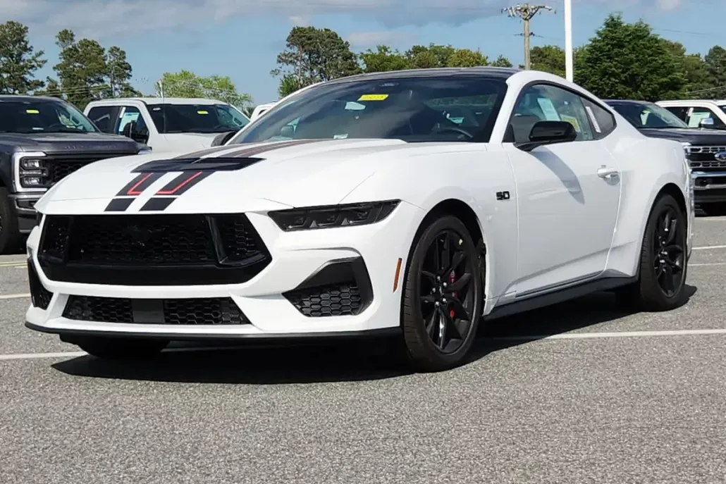 2025 Ford Mustang GT Premium photo 1