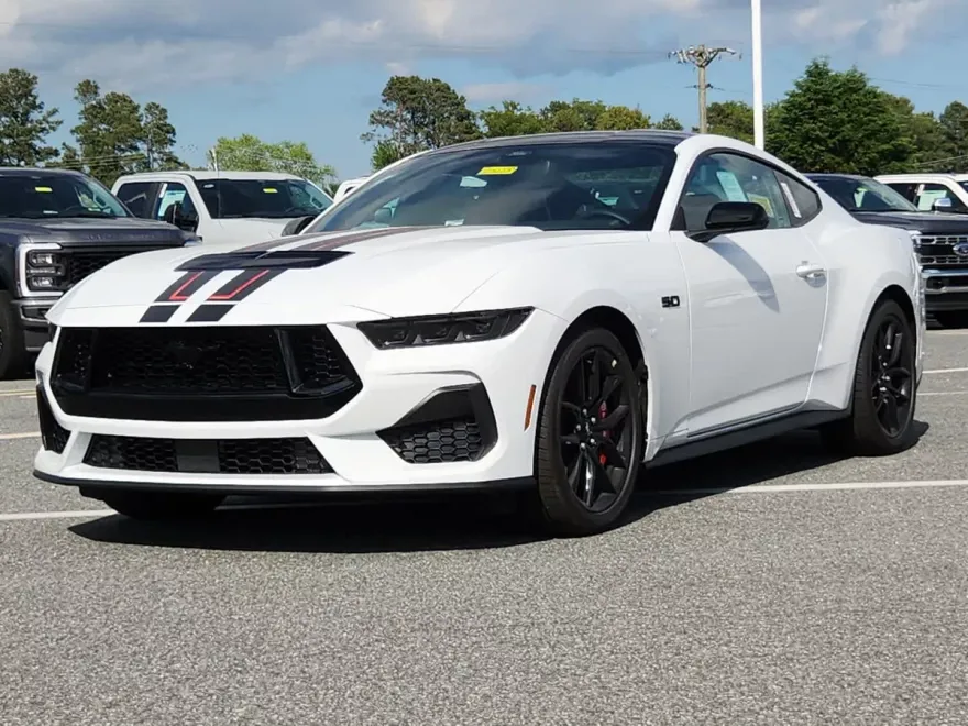 2025 Ford Mustang GT Premium photo 1